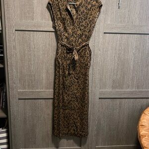 Maxi animal print shirt dress.